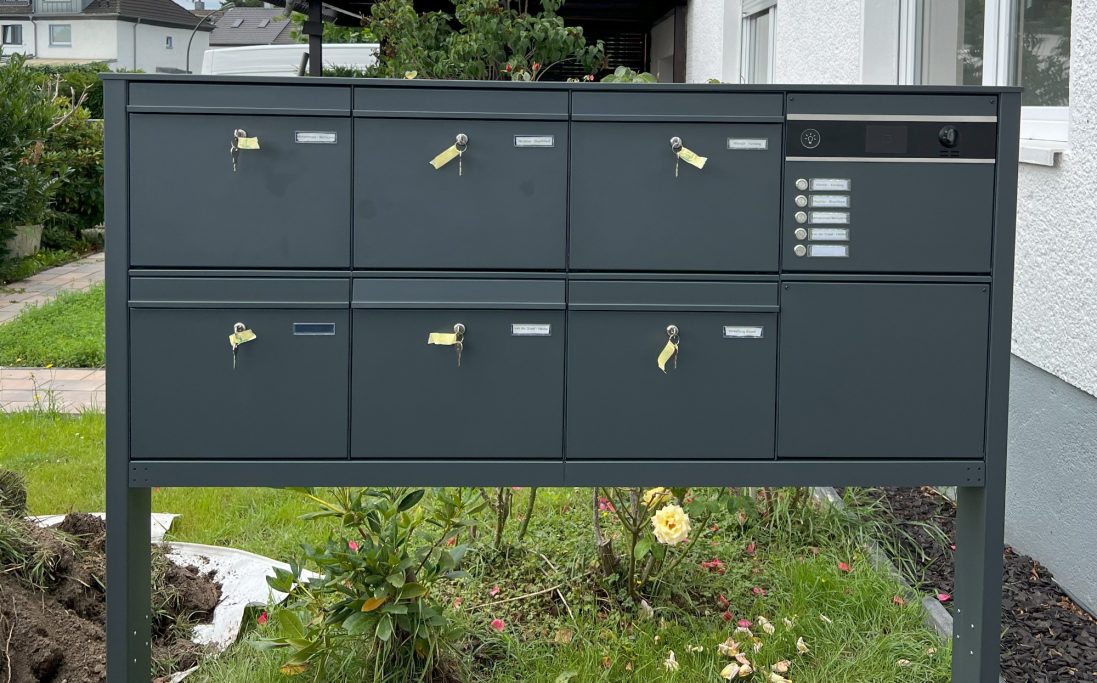 Briefkasten-/Türsprechanlage